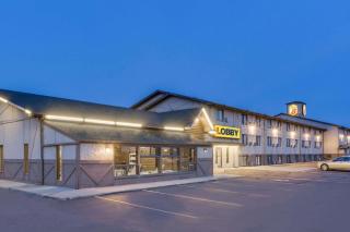 Super 8 by Wyndham Mitchell - 0