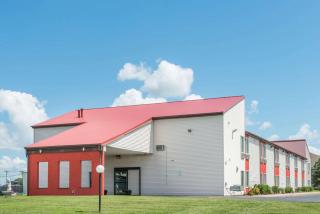 Super 8 by Wyndham O'Fallon MO/St. Louis Area - O'Fallon - 0