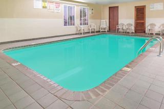 Super 8 by Wyndham O'Fallon MO/St. Louis Area - O'Fallon - 8