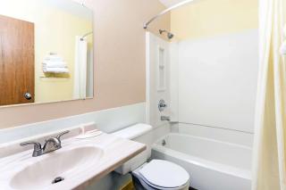 Super 8 by Wyndham Bath Hammondsport Area - Bath - 8