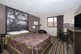 Super 8 by Wyndham Willmar - 6