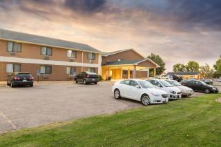 Super 8 by Wyndham Blue Earth - Blue Earth - 0