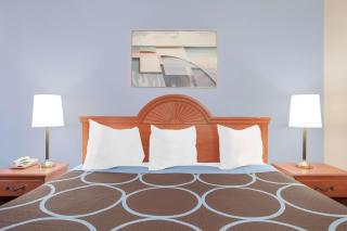 Super 8 by Wyndham Middletown - Middletown - 4