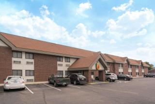 Super 8 by Wyndham St. Cloud - Saint Cloud - 0