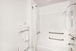 Super 8 by Wyndham Newburgh/West Point Stewart Intl Airport - Newburgh - 2