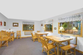 Super 8 by Wyndham Lake George/Warrensburg Area - Warrensburg - 7
