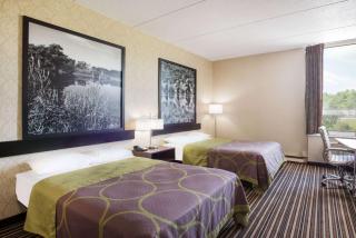 Super 8 by Wyndham Plattsburgh - Plattsburgh - 5