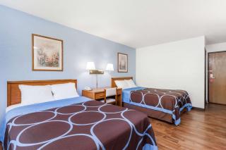 Super 8 by Wyndham Norwich - 1