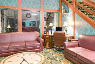 Super 8 by Wyndham Hudson - Hudson - 9