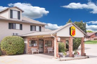 Super 8 by Wyndham Monroe WI - Monroe - 2