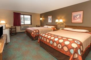 Super 8 by Wyndham Hartford WI - Hartford - 2