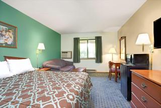 Super 8 by Wyndham Hudson - Hudson - 5