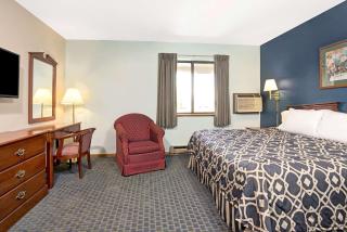 Super 8 by Wyndham Hudson - Hudson - 6