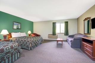 Super 8 by Wyndham Hudson - Hudson - 2