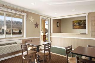 Super 8 by Wyndham Mifflinville Near Bloomsburg - Mifflinville - 8