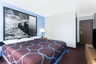 Super 8 by Wyndham Wisconsin Dells - Wisconsin Dells - 7