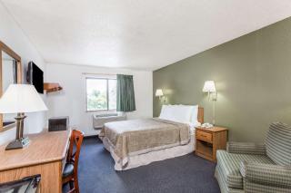 Super 8 by Wyndham Hampton - Hampton - 3