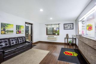 Super 8 by Wyndham Franklin - Franklin - 7