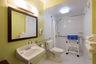 Super 8 by Wyndham White River Junction - White River Junction - 1