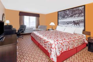 Super 8 South by Wyndham - 1