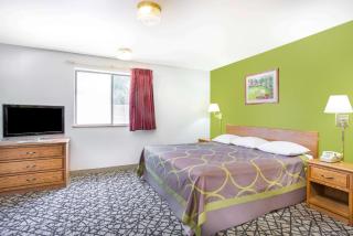 Super 8 by Wyndham Richmond/Broad Street - Richmond - 1
