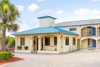 Super 8 by Wyndham Walterboro - Walterboro - 9