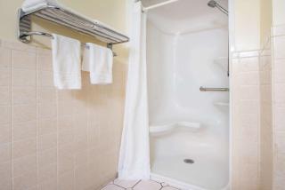 Super 8 by Wyndham Tulsa/Arpt/St Fairgrounds - Tulsa - 3