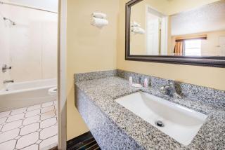 Super 8 by Wyndham Tulsa/Arpt/St Fairgrounds - Tulsa - 2