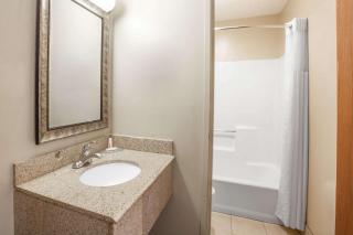 Super 8 by Wyndham Natchitoches - Natchitoches - 5