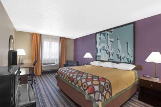 Super 8 by Wyndham Natchitoches - Natchitoches - 4