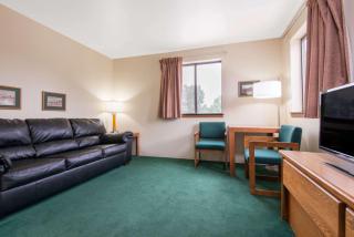 Super 8 by Wyndham Buffalo - Buffalo - 5