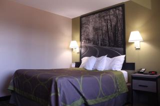 Super 8 by Wyndham Michigan City - Michigan City - 7