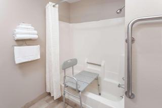 Super 8 by Wyndham Michigan City - Michigan City - 6