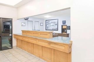 Super 8 by Wyndham Terre Haute - Terre Haute - 8