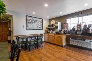Super 8 by Wyndham Douglas - Douglas - 3