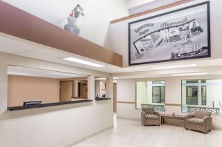 Super 8 by Wyndham Plymouth - 8