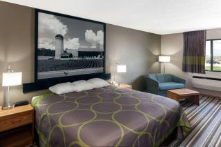 Super 8 by Wyndham Gilman - Gilman - 2