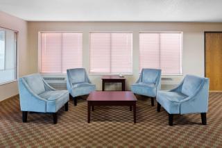 Super 8 by Wyndham Rochelle - Rochelle - 8