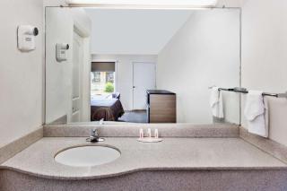 Super 8 by Wyndham Ringgold Chattanooga Area - 2