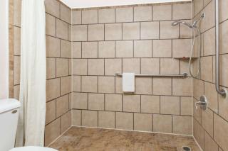 Super 8 by Wyndham Lubbock Civic Center North - Lubbock - 3