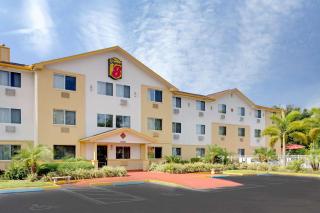 Super 8 by Wyndham Clearwater/St. Petersburg Airport - Clearwater - 8