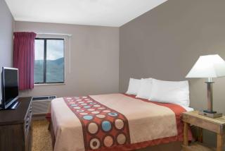 Super 8 by Wyndham Taos - Taos - 4