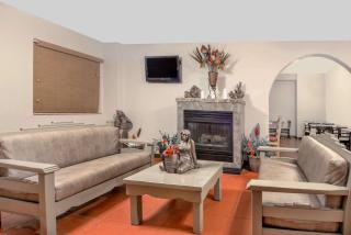 Super 8 by Wyndham Taos - Taos - 8