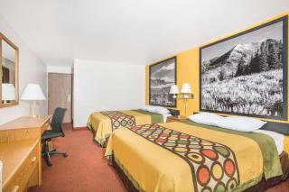 Super 8 by Wyndham Elko - Elko - 3