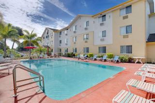 Super 8 by Wyndham Clearwater/St. Petersburg Airport - Clearwater - 6
