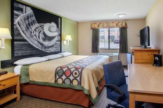 Super 8 by Wyndham Sherman - 4