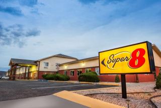 Super 8 by Wyndham Grants - Grants - 9