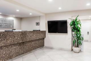 Days Inn by Wyndham San Diego Hotel Circle - 8