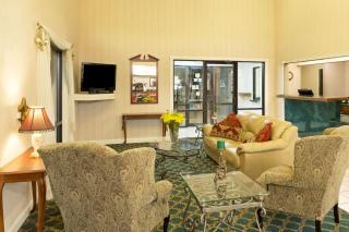 Super 8 by Wyndham Covington - Covington - 8