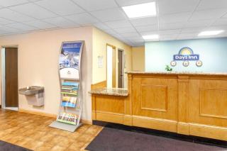 Days Inn by Wyndham Portage Indiana Dunes National Park - Portage - 7